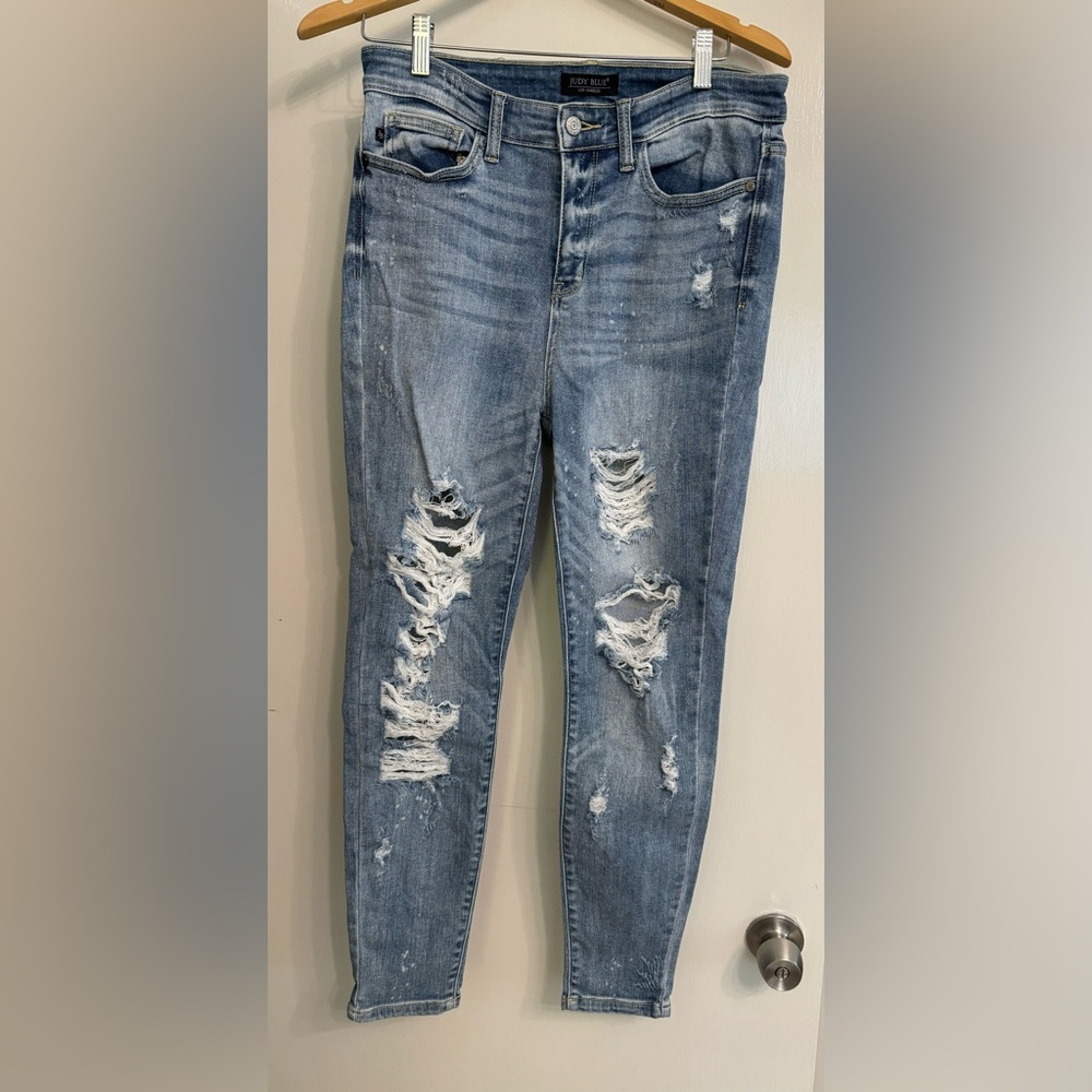 Judy Blue 9/29 stretchy Distressed Blue Jeans